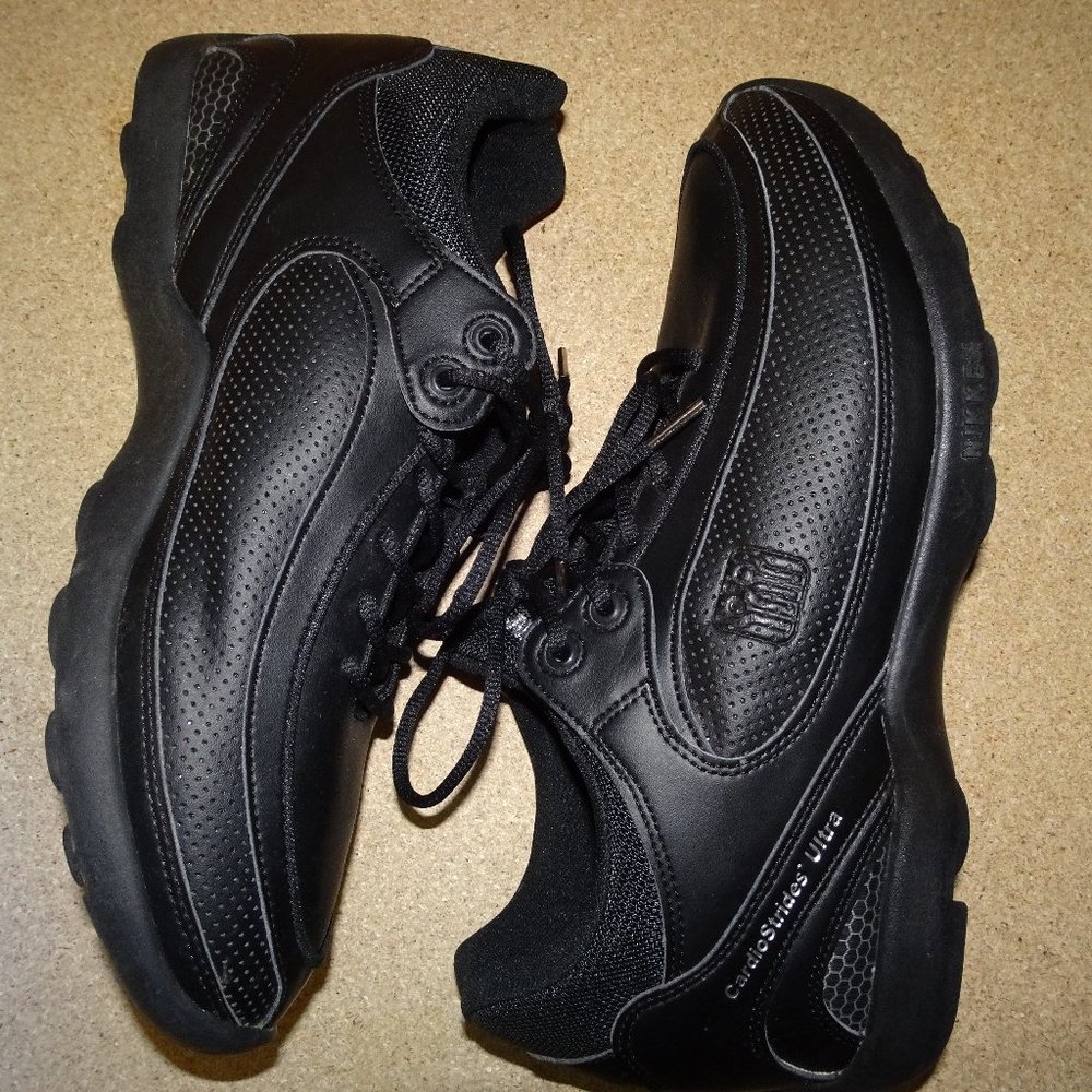 Nikken Shoes - Womens US Size 9 - Cardiostrides